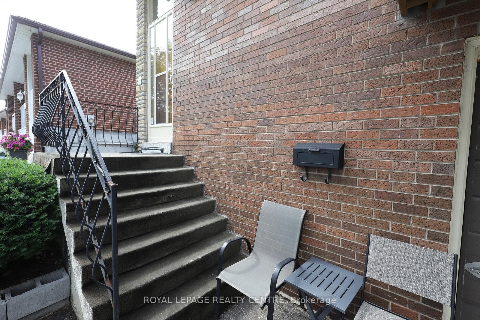 2406 Cashmere Avenue photo 4