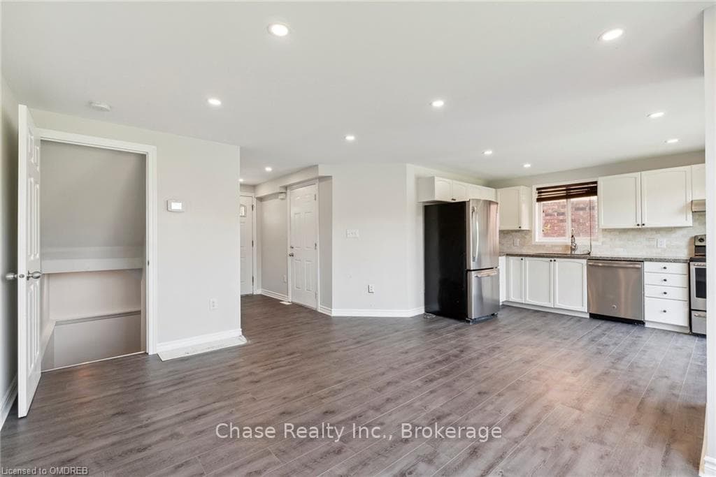 46 SYDENHAM WELLS N/A photo 10