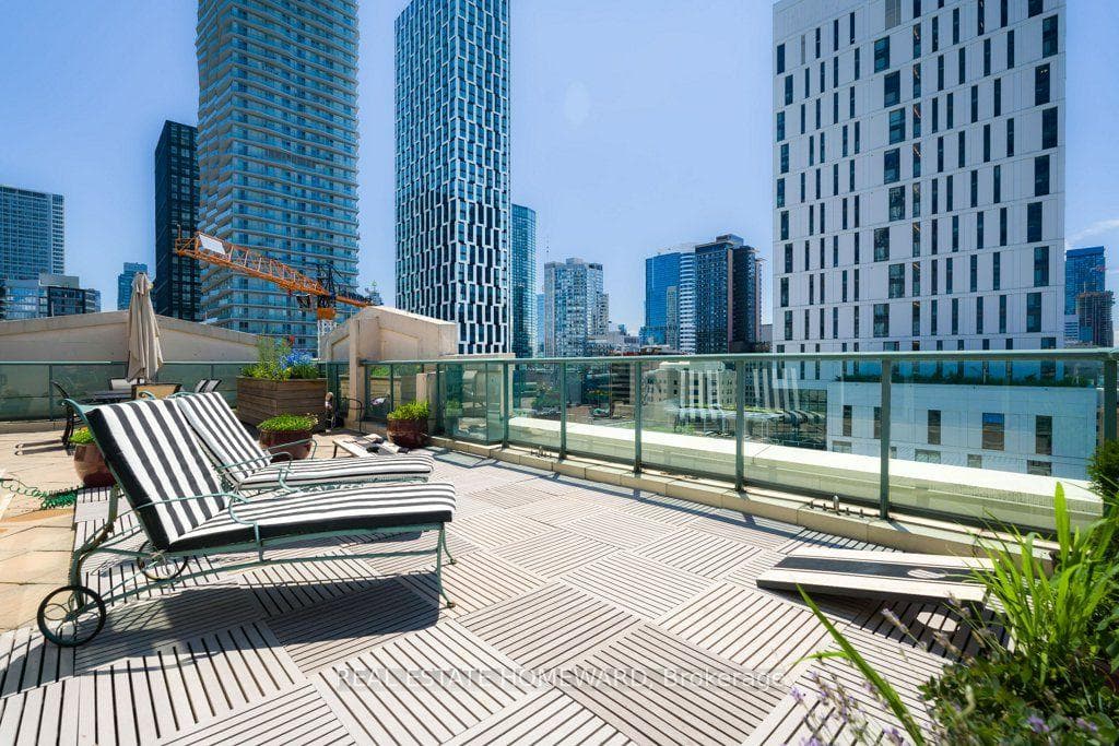 155 Dalhousie Street Unit PH1 photo 26