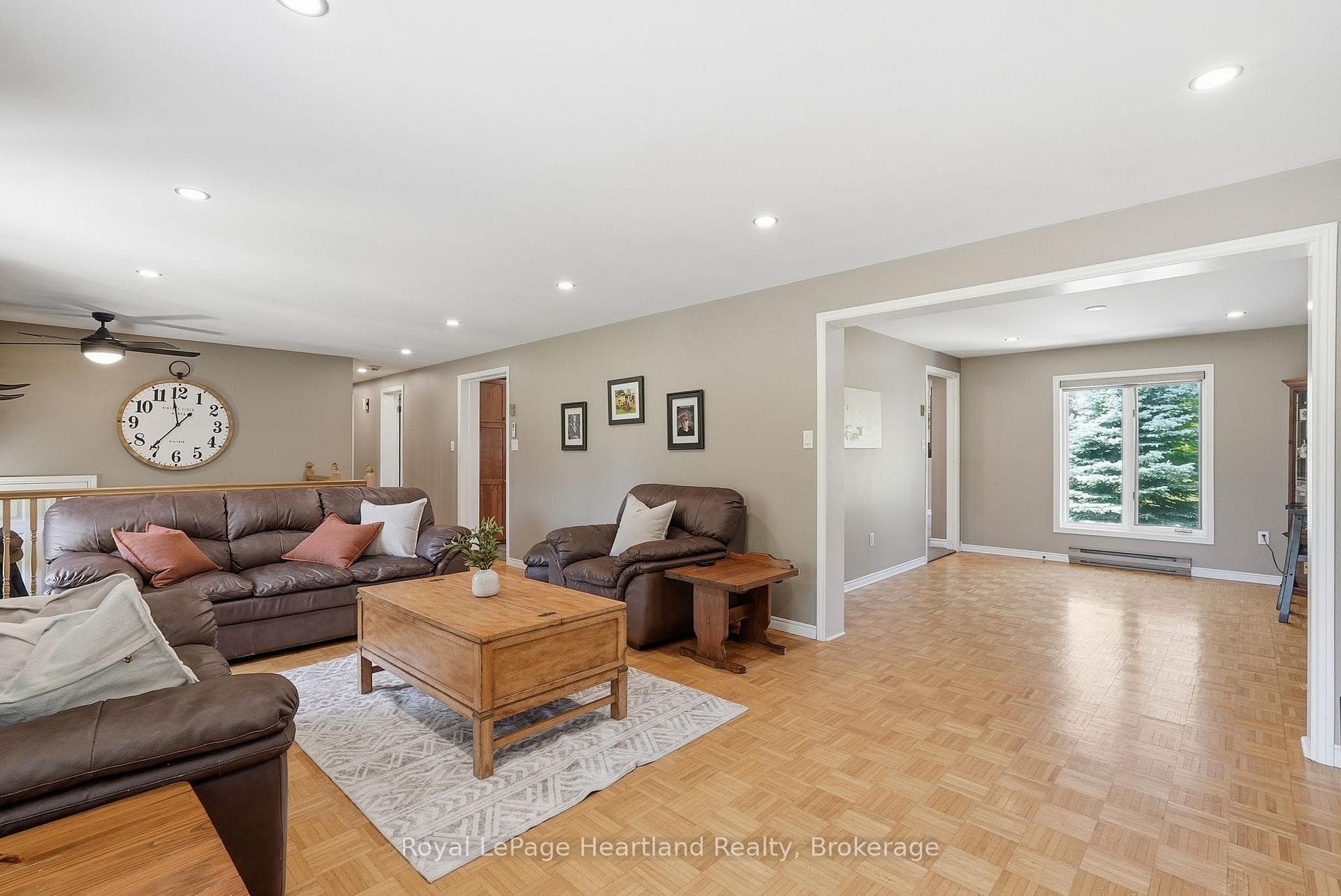 1041 Howick Street photo 9