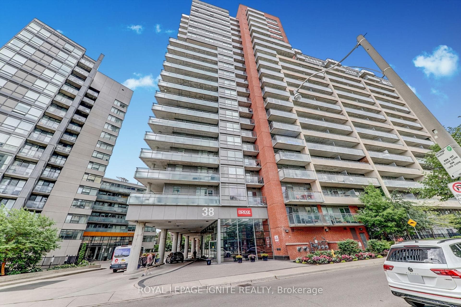 38 Joe Shuster Way Unit 722 photo 1