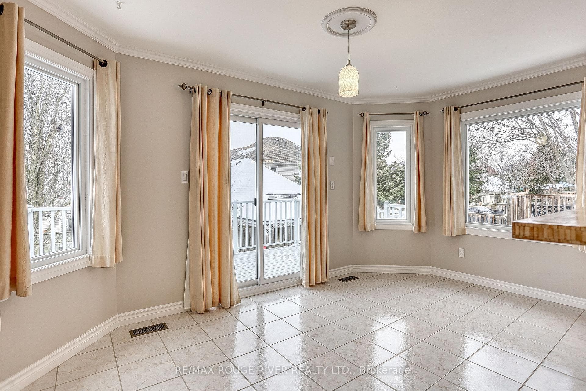 537 Whistler Drive photo 10