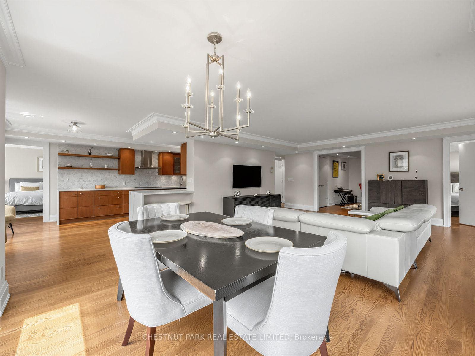625 Avenue Road Unit 304 photo 11