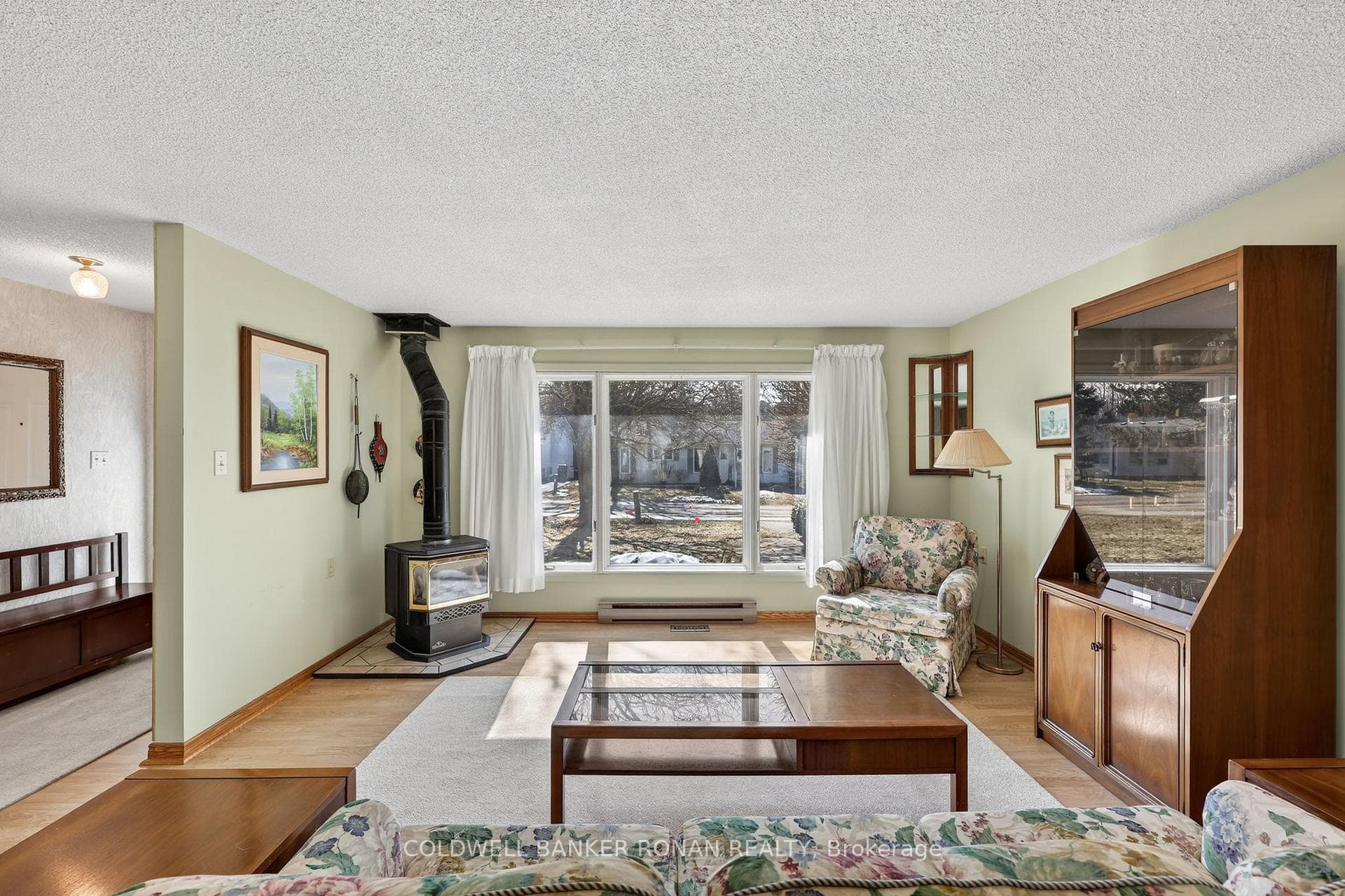 4 Tecumseth Pines Drive photo 8