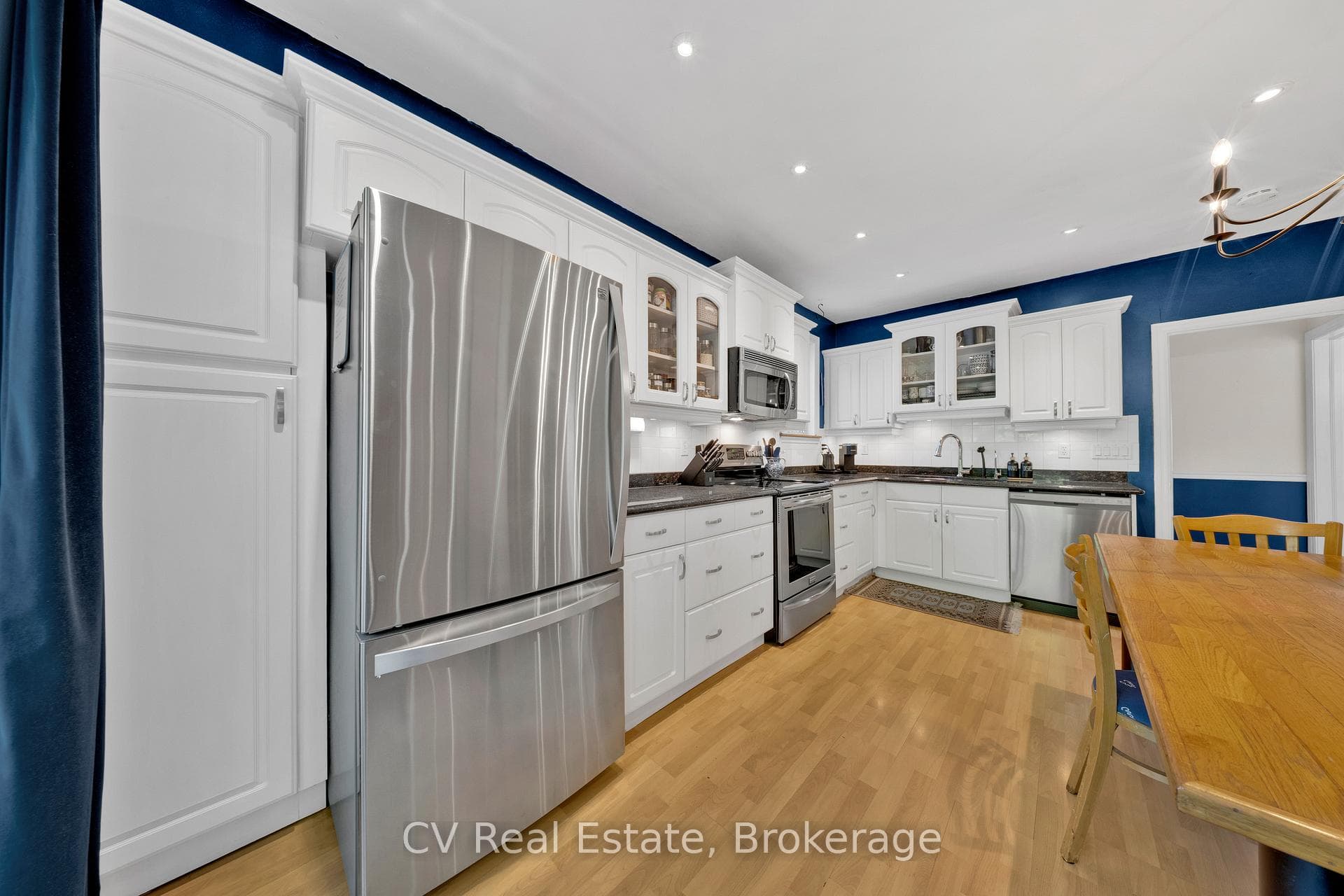56 Harewood Avenue photo 9