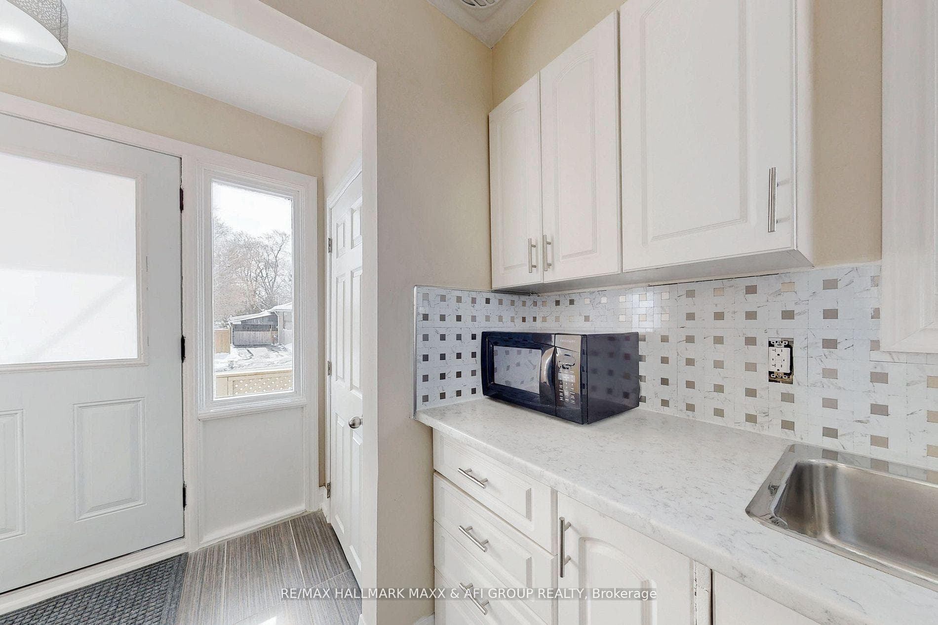 207 Septonne Avenue Unit Main photo 11