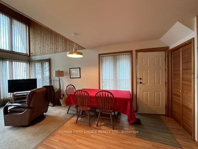 2049 Sunnyside Beach Road photo 10