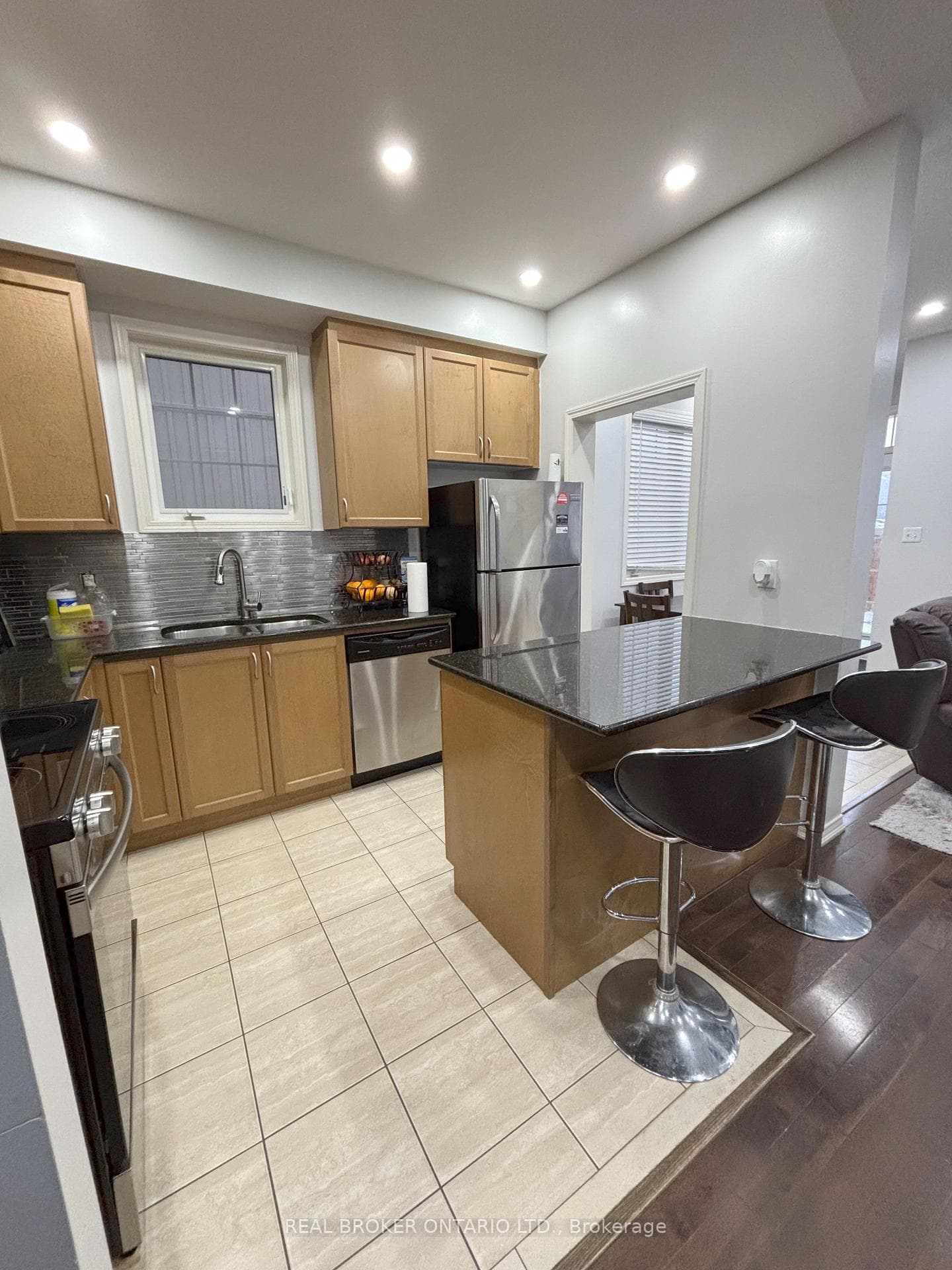 6 Mcbride Avenue photo 4