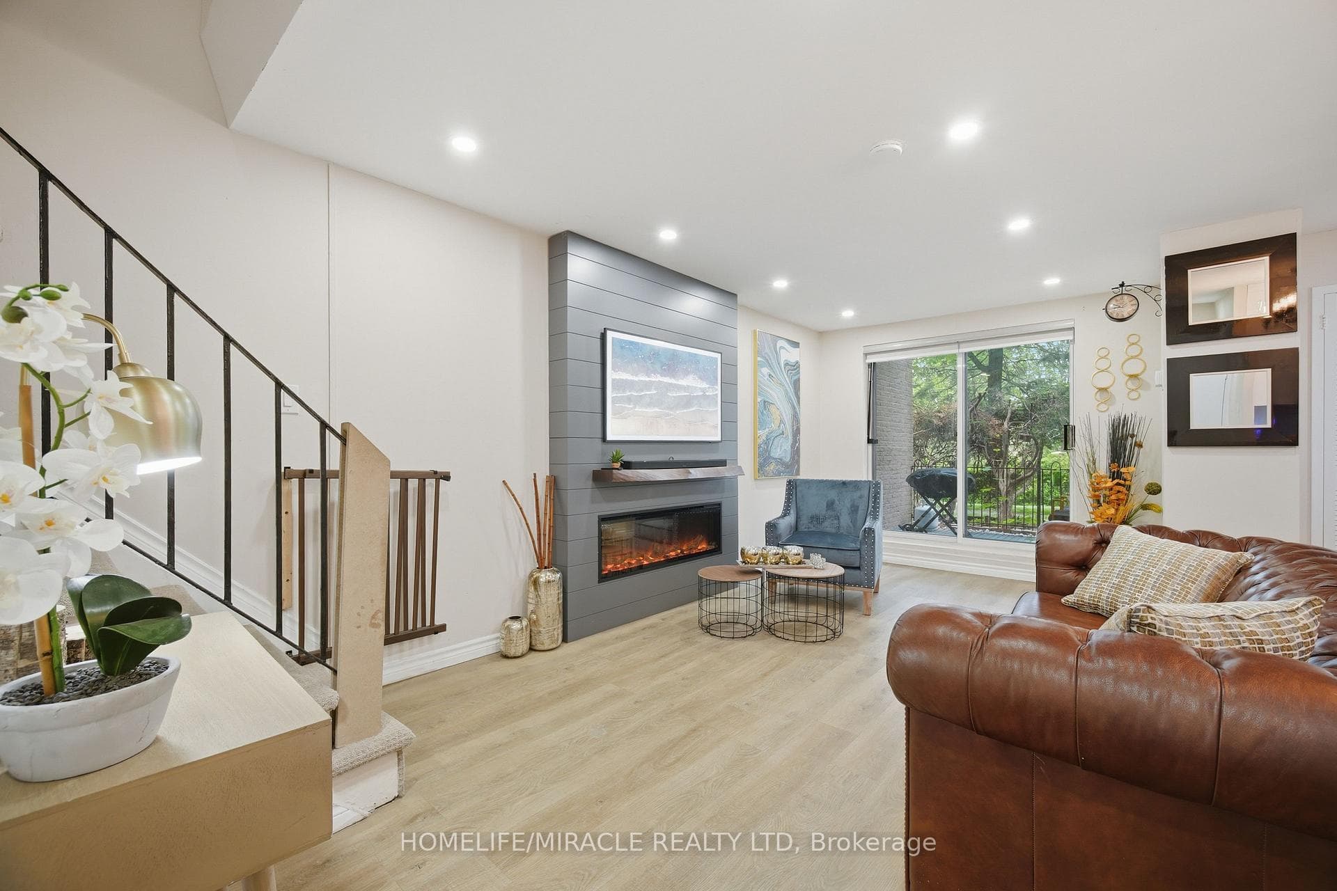 2095 Roche Court Unit 137 photo 7