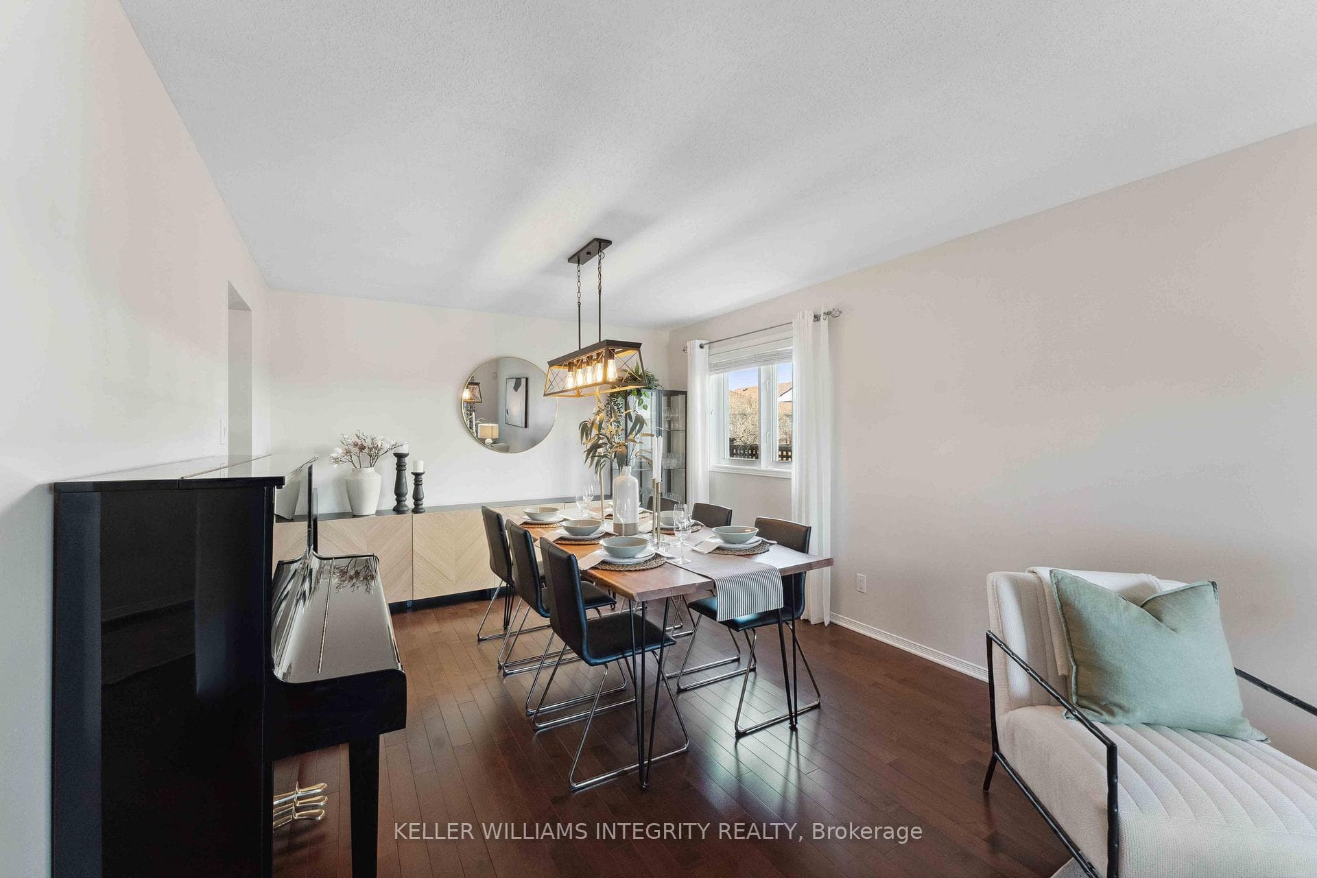 43 Steggall Crescent photo 8