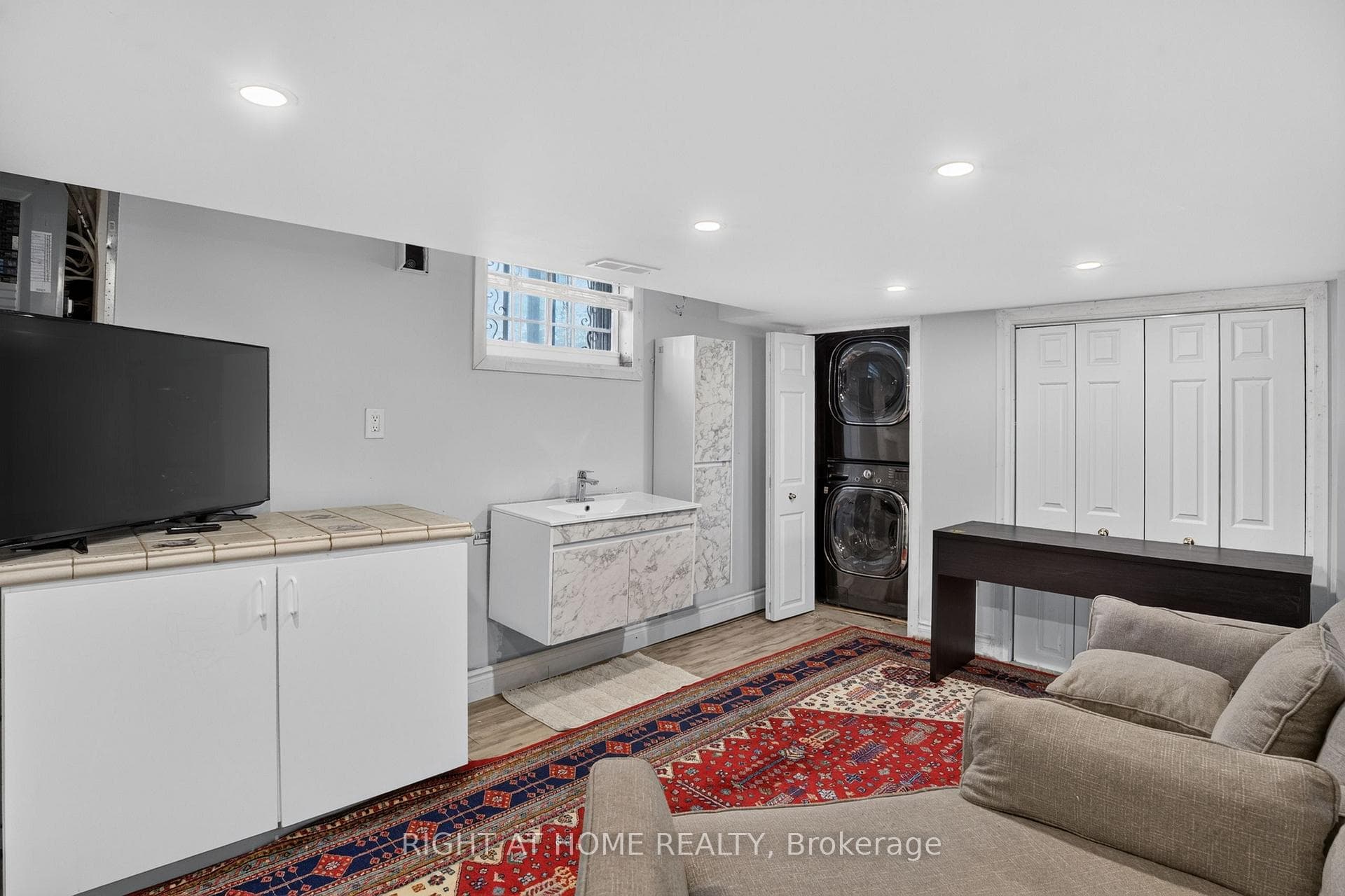 1385 Chartrand Avenue photo 30