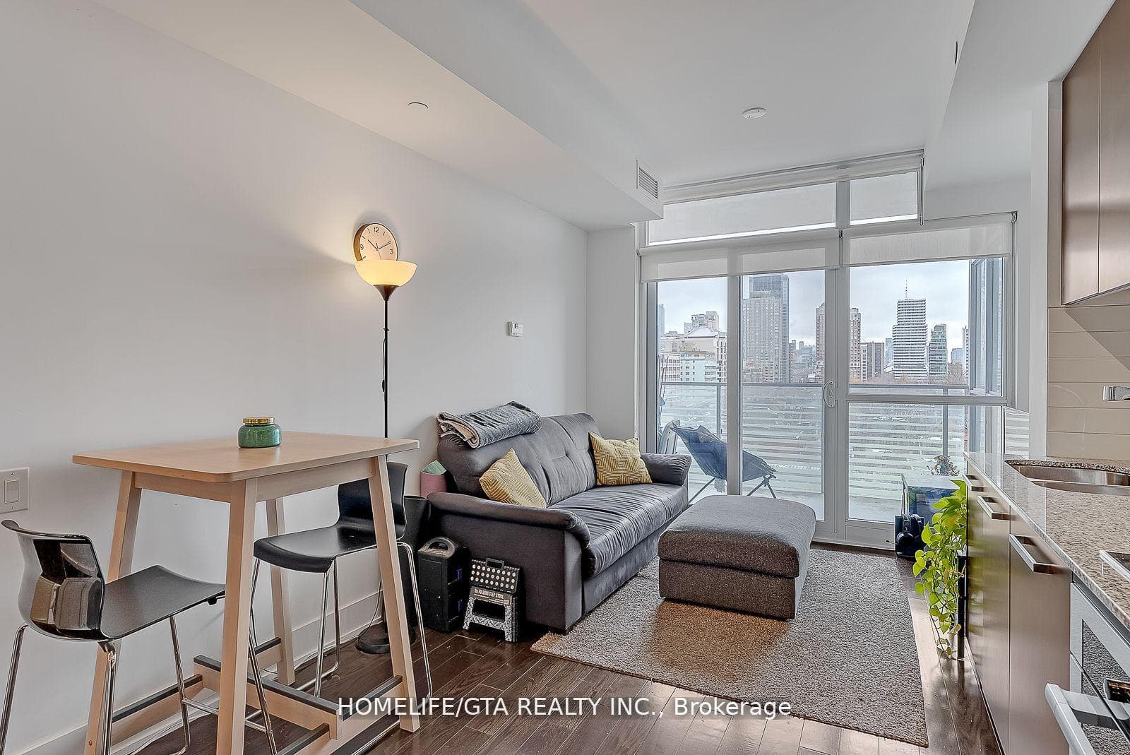 170 Avenue Road Unit 803 photo 8