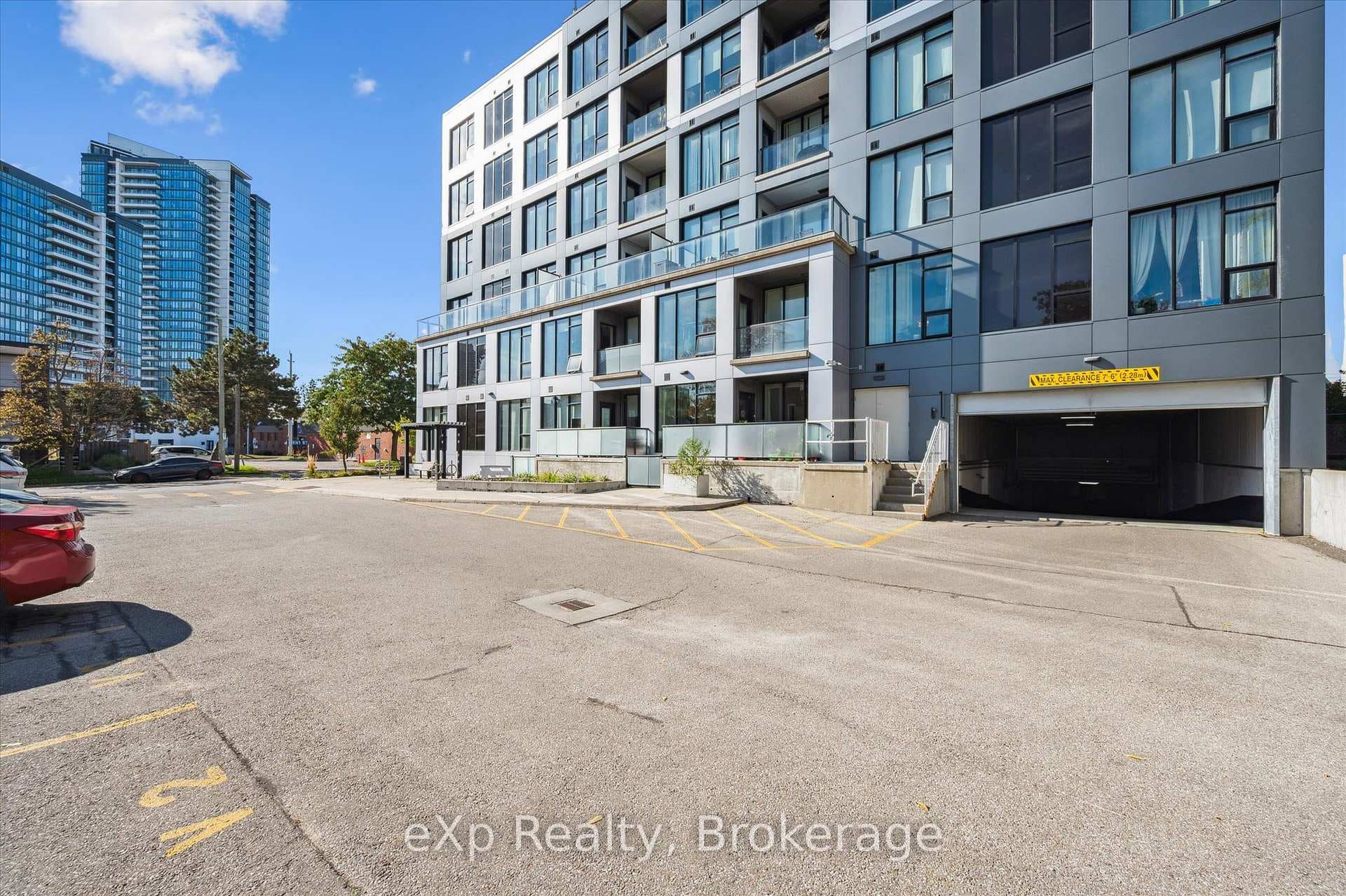 690 King Street Unit 202 photo 2