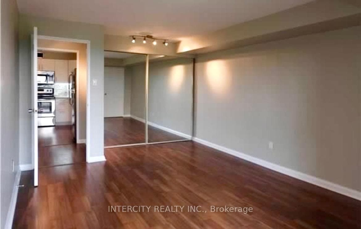 1400 Dixie Road Unit 802 photo 7