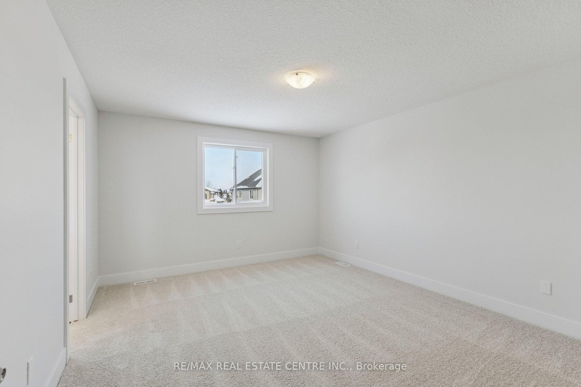 123 Maple Street photo 27