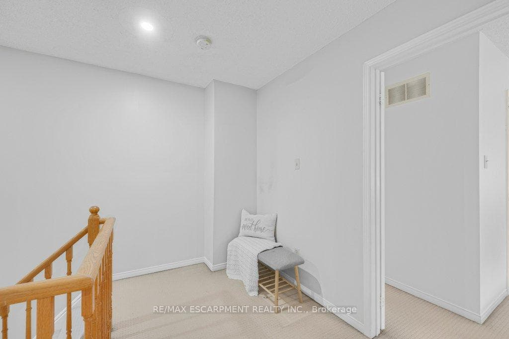 2597 Addingham Crescent photo 15