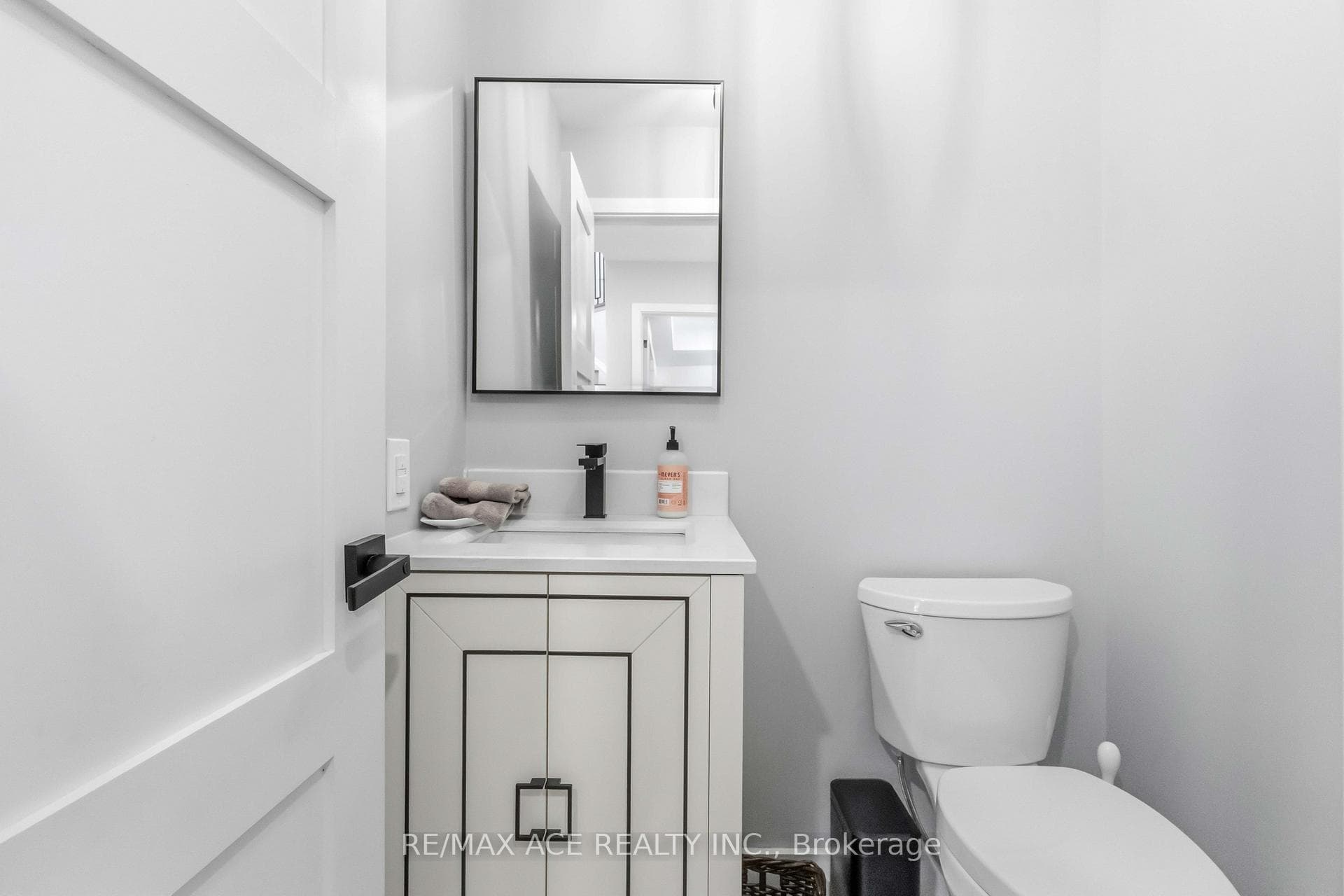 19 Barker Court photo 24