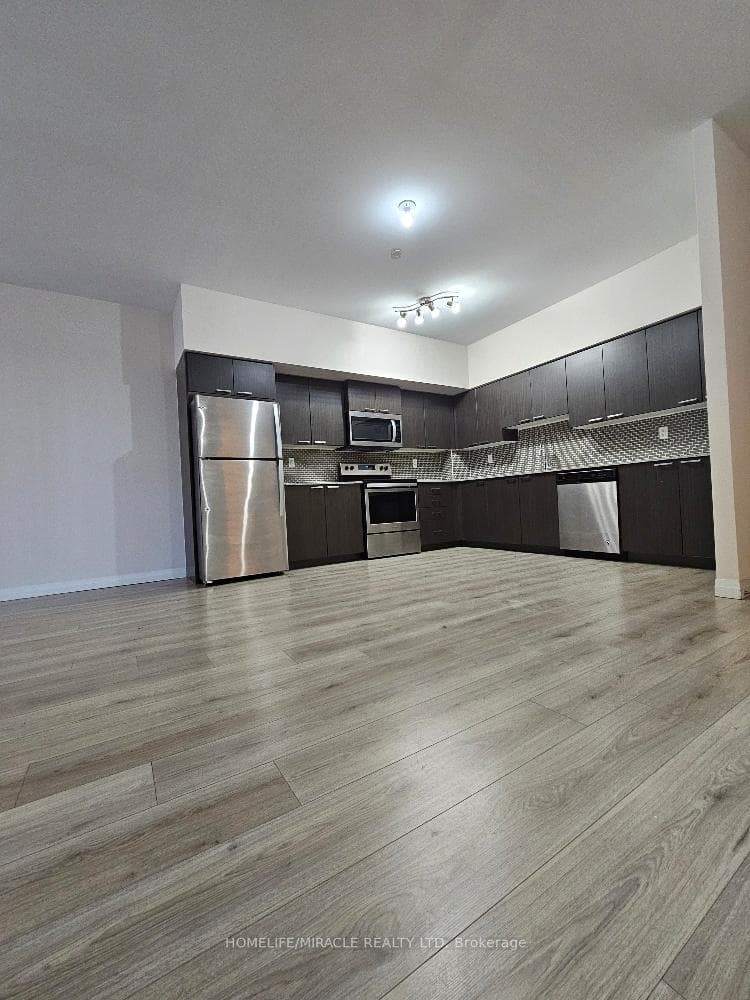 2152 Lawrence Avenue Unit 101 photo 5