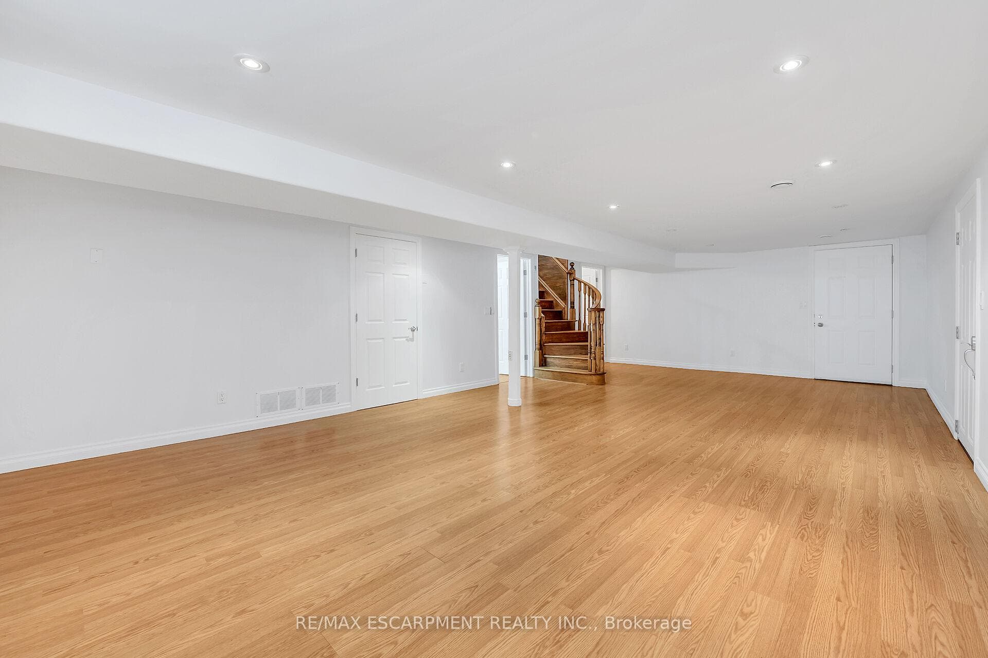 617 Eighth Road photo 20