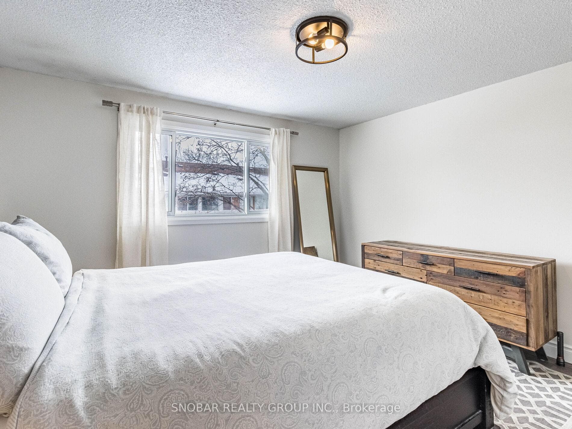 6280 Starfield Crescent photo 23