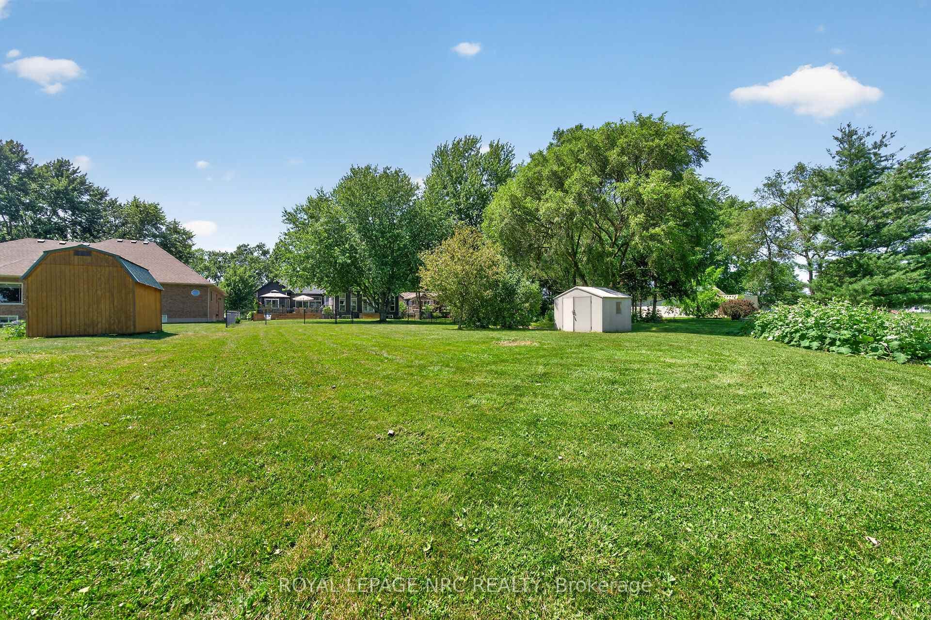 410 Kingsway Road photo 38