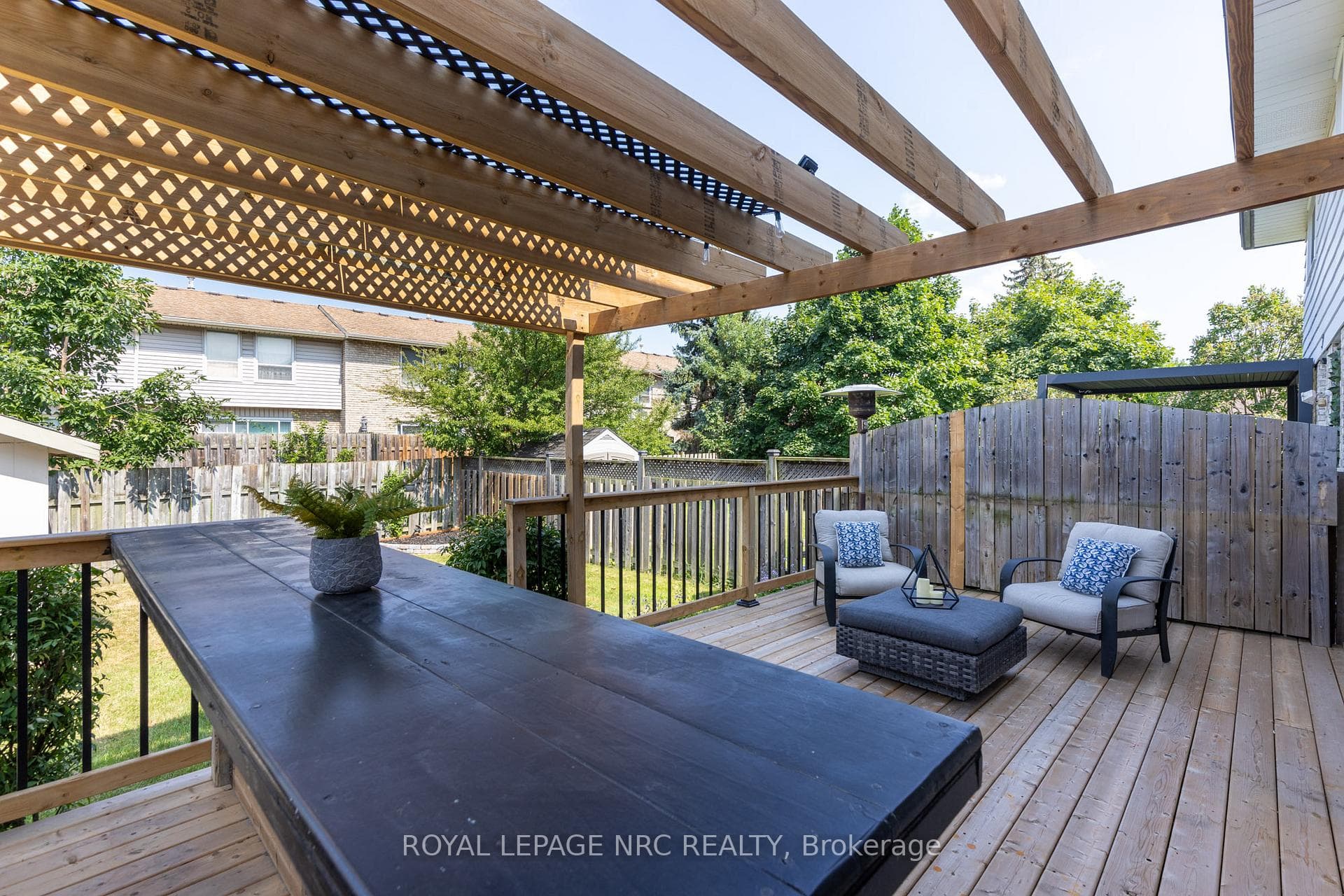 25 Greystone Crescent photo 23