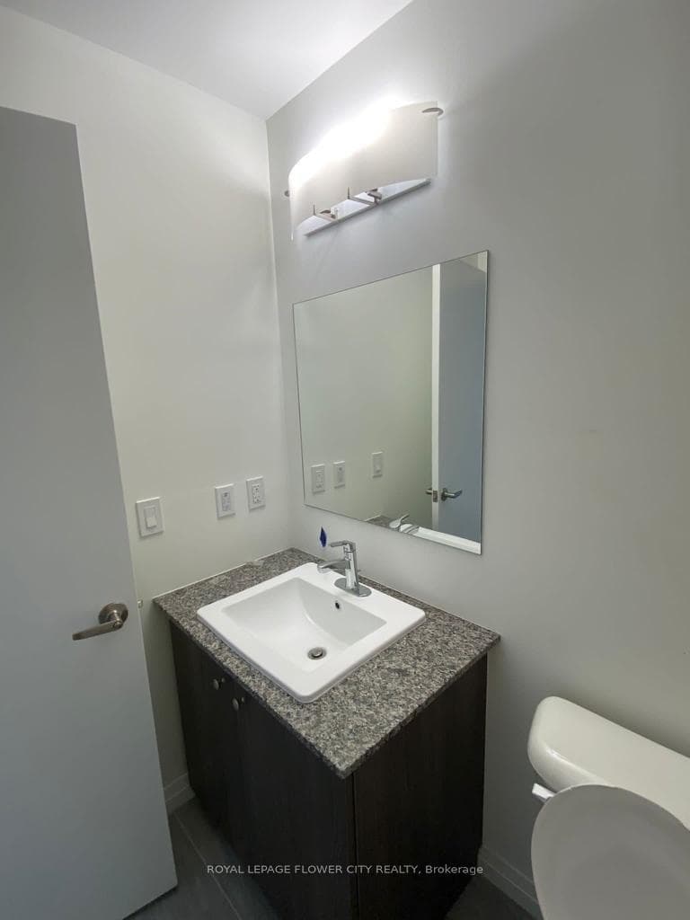 108 Garment Street Unit 402 photo 8