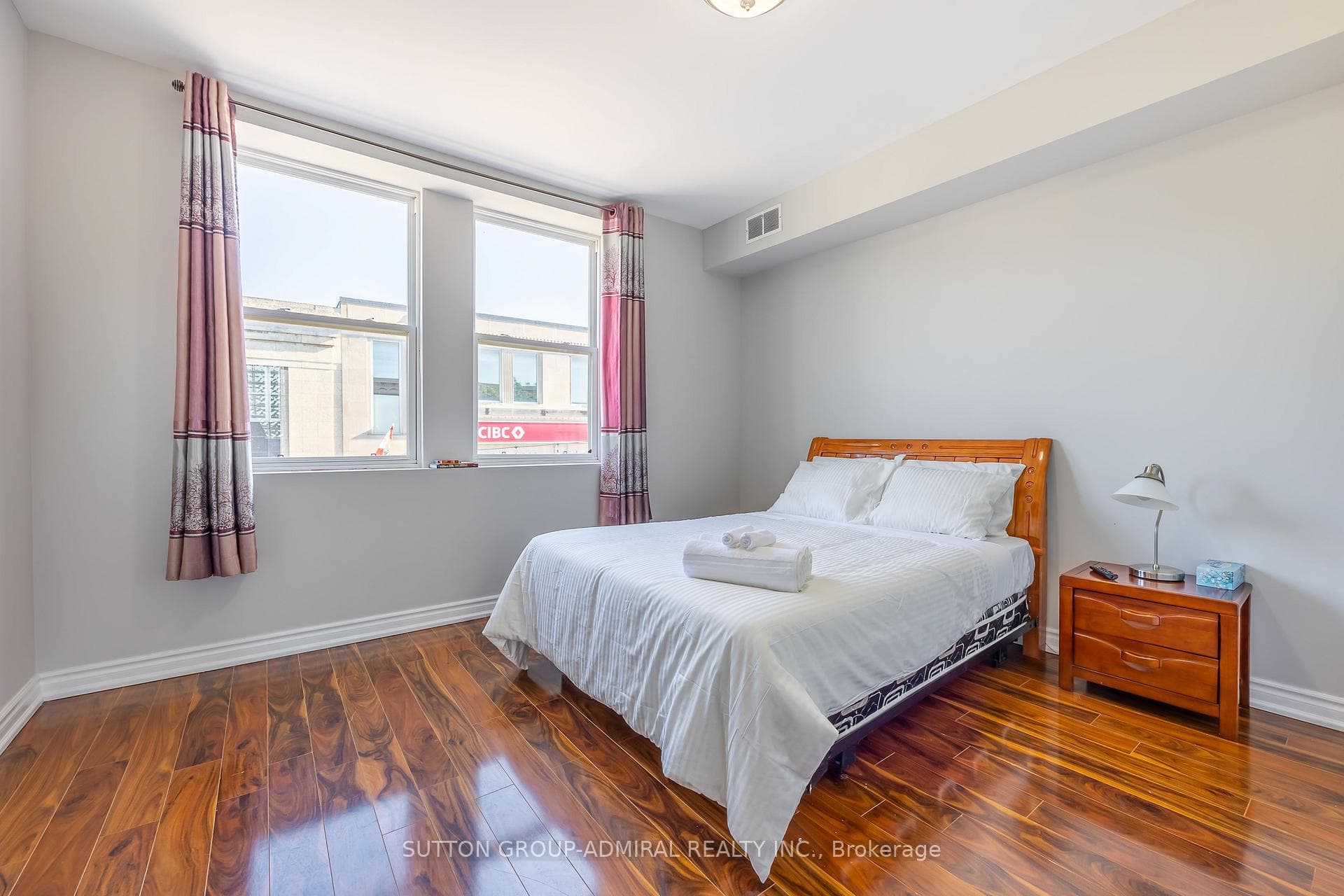 4497 Queen Street photo 12