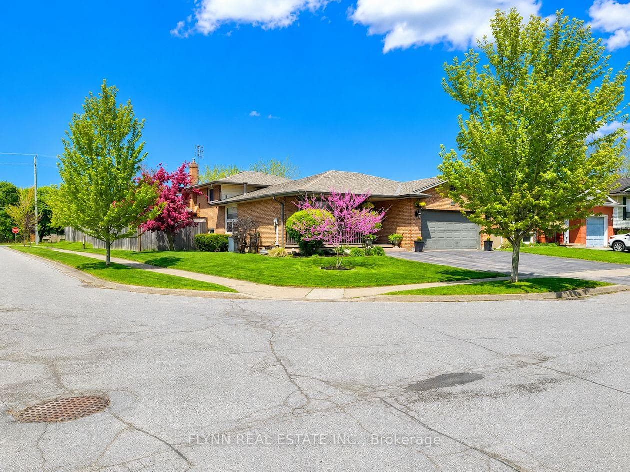 7763 Swan Street photo 3