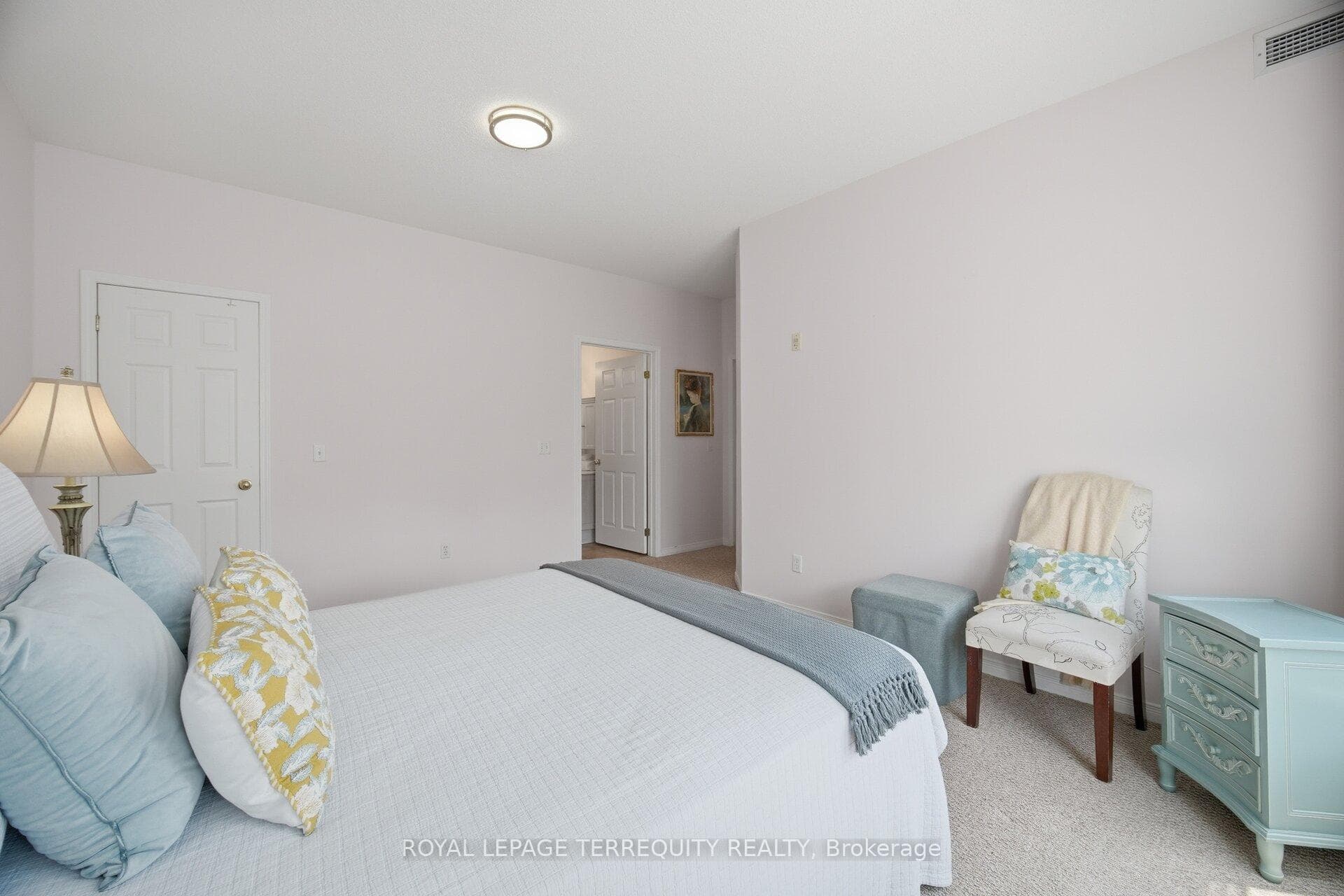 2000 Creekside Drive Unit 707 photo 16