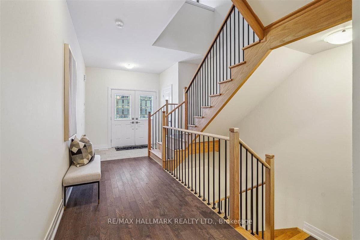 21 La Reine Avenue photo 15