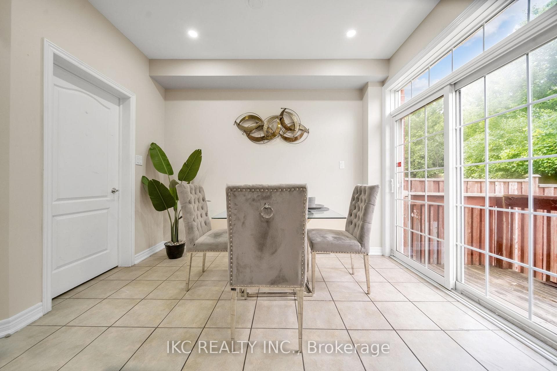 78 Calm Water Crescent photo 15