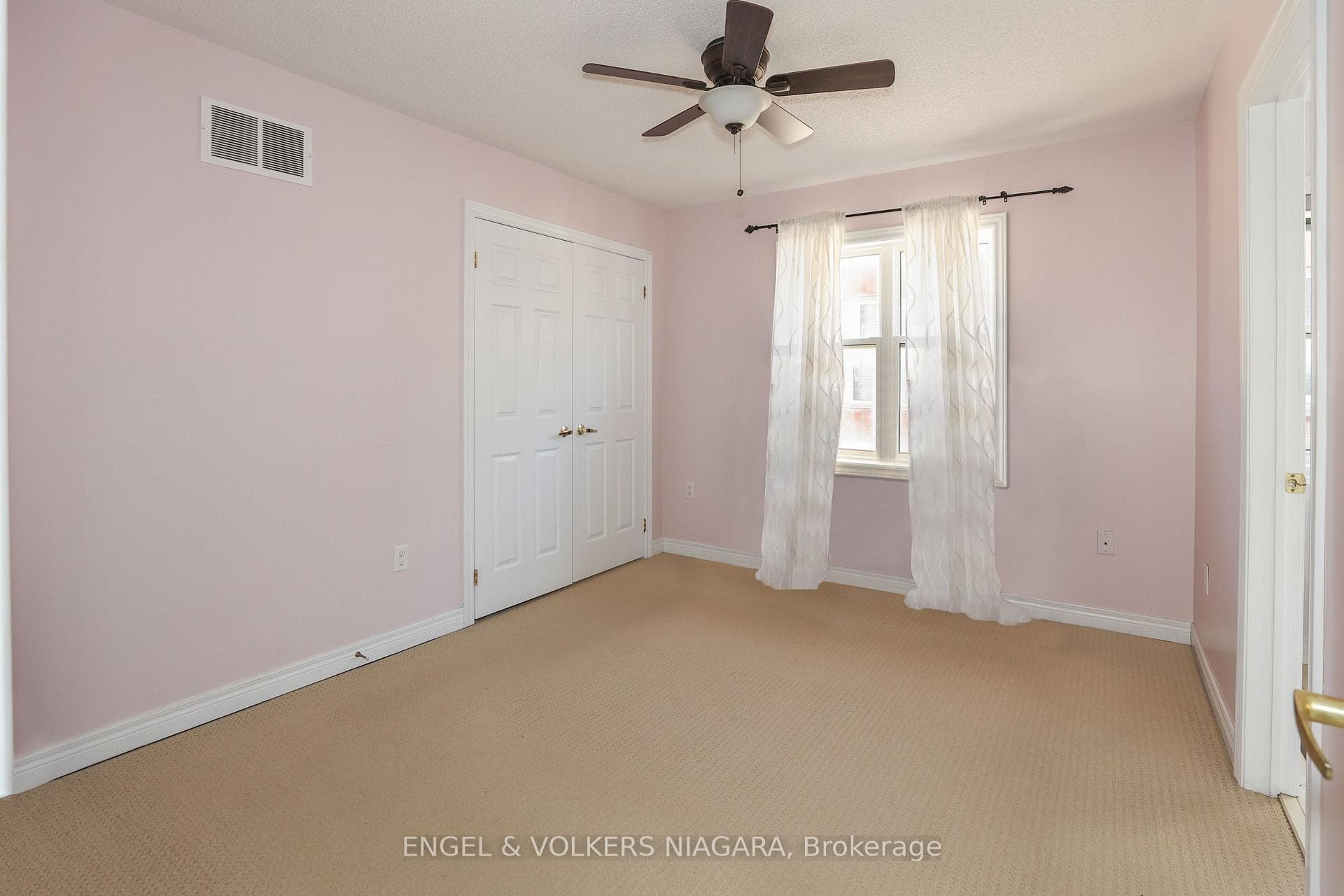 159 Wright Crescent photo 25