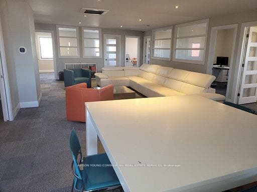 1877 Merivale Road Unit Second Floor photo 3