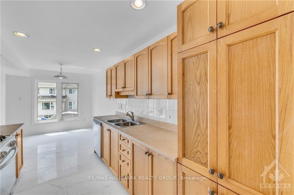56 SADDLESMITH Circle photo 9