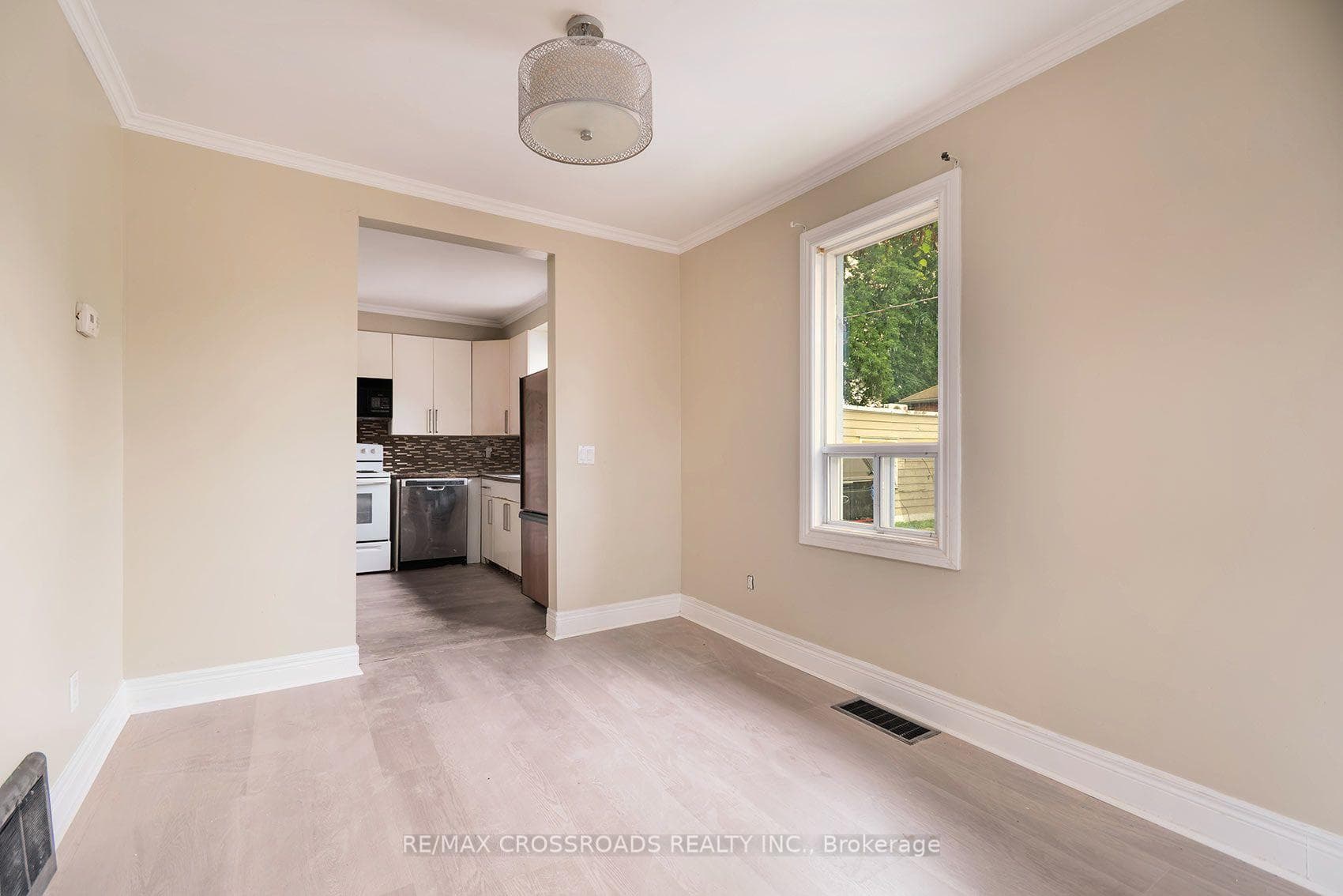 313 Olive Avenue photo 9