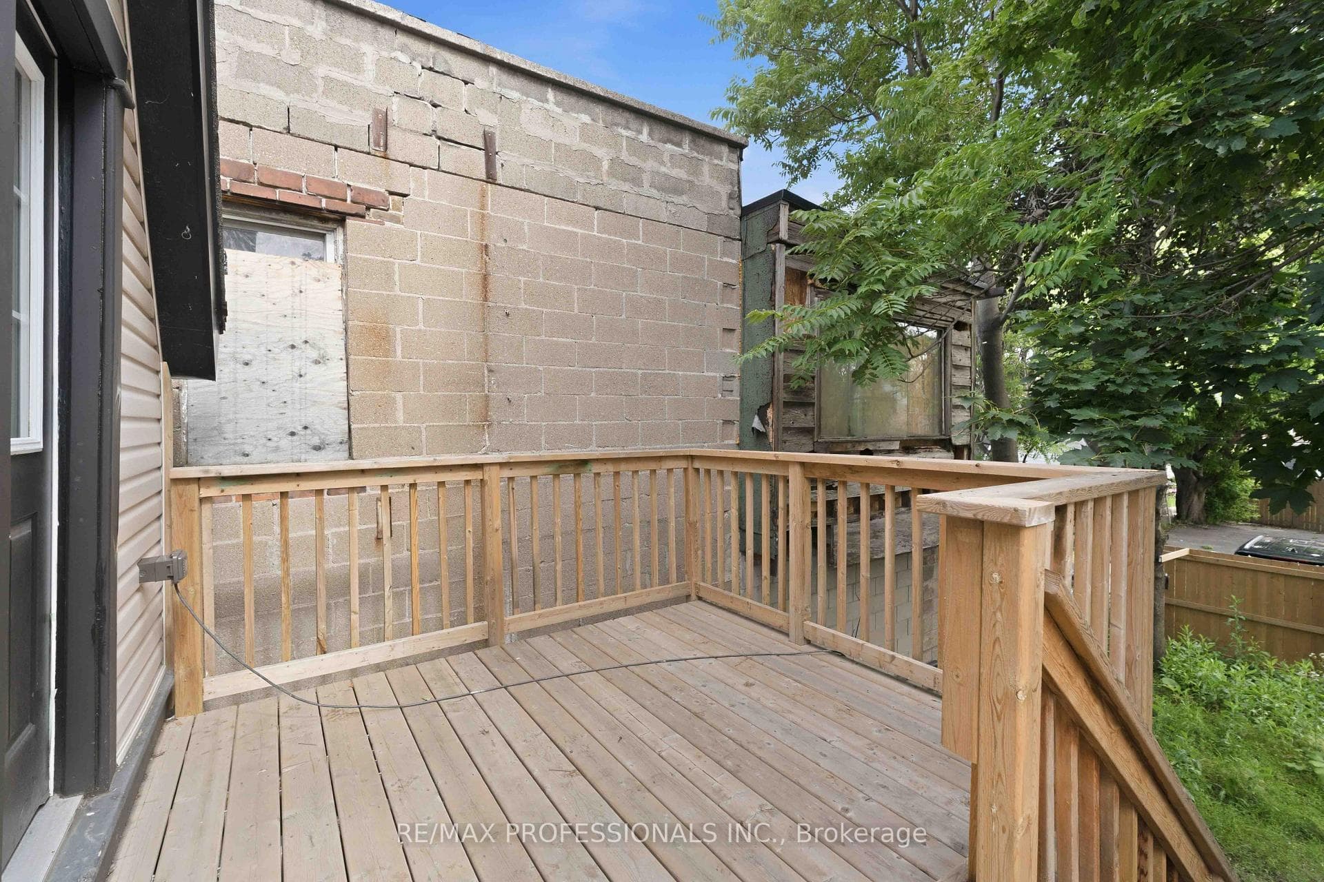 759 Barton Street photo 38