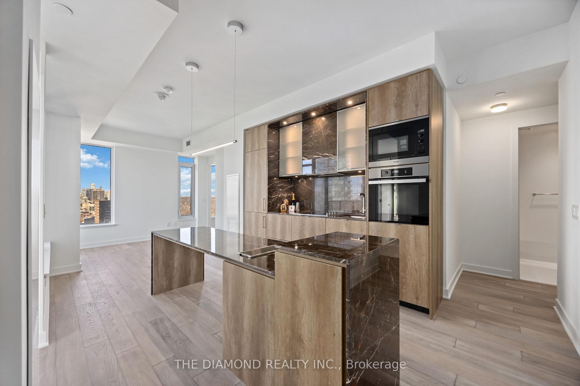 11 Yorkville Avenue Unit 1903 photo 6