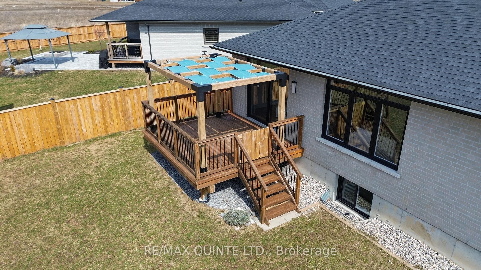 84 Dewal Place photo 8