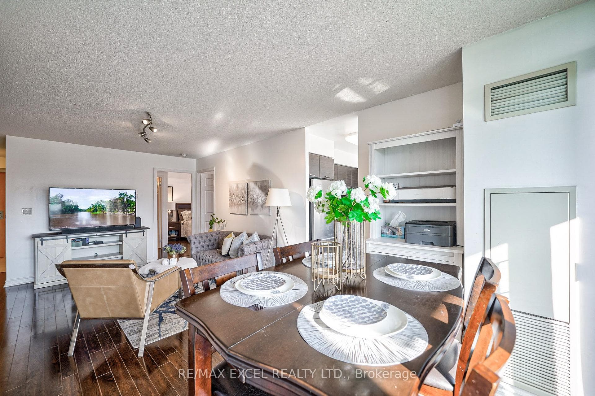 68 Grangeway Avenue Unit 711 photo 16