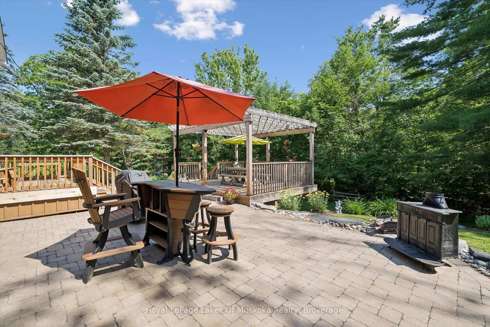 1012 Grey Street photo 47