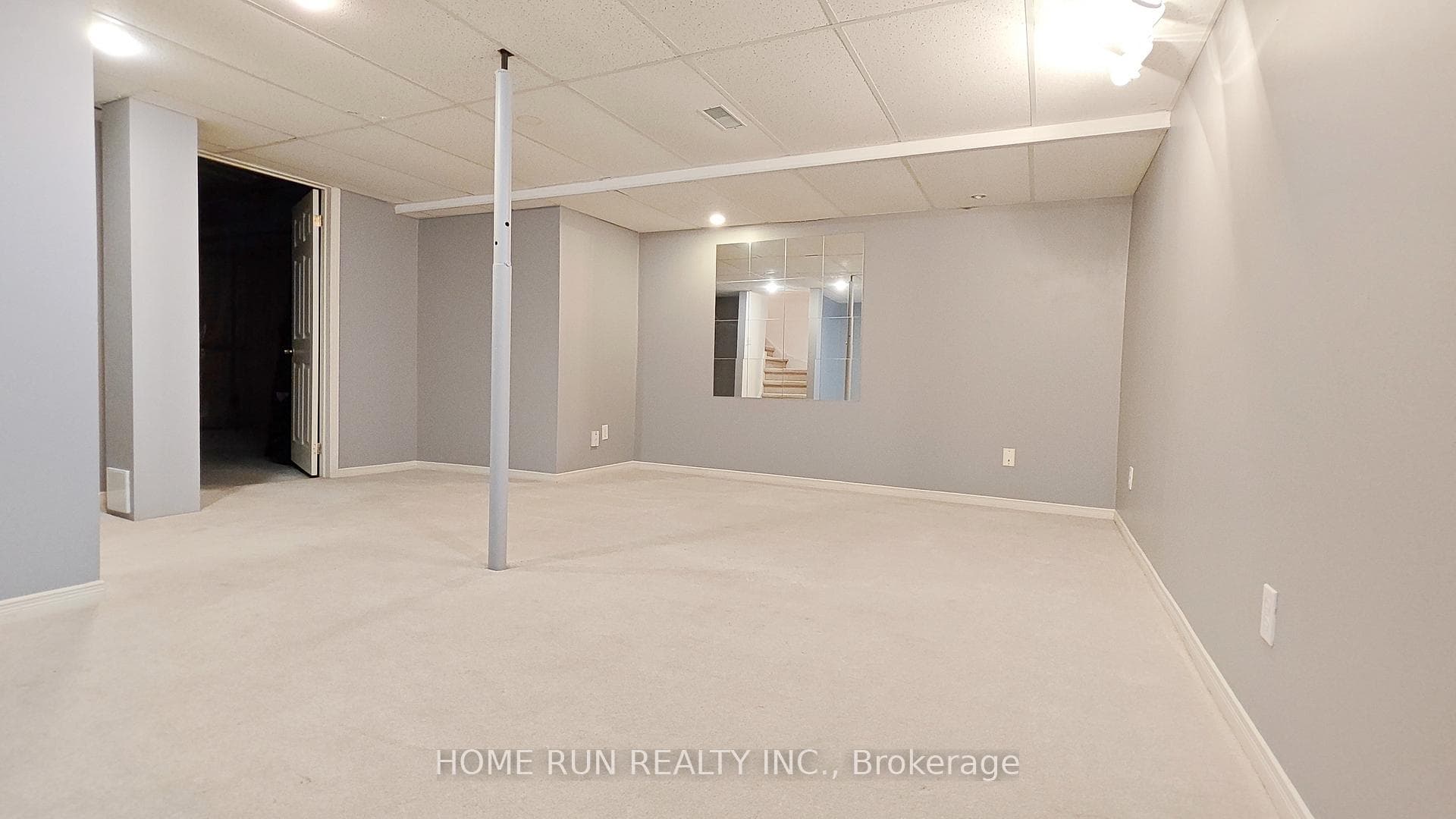 152 Thornbury Crescent photo 35