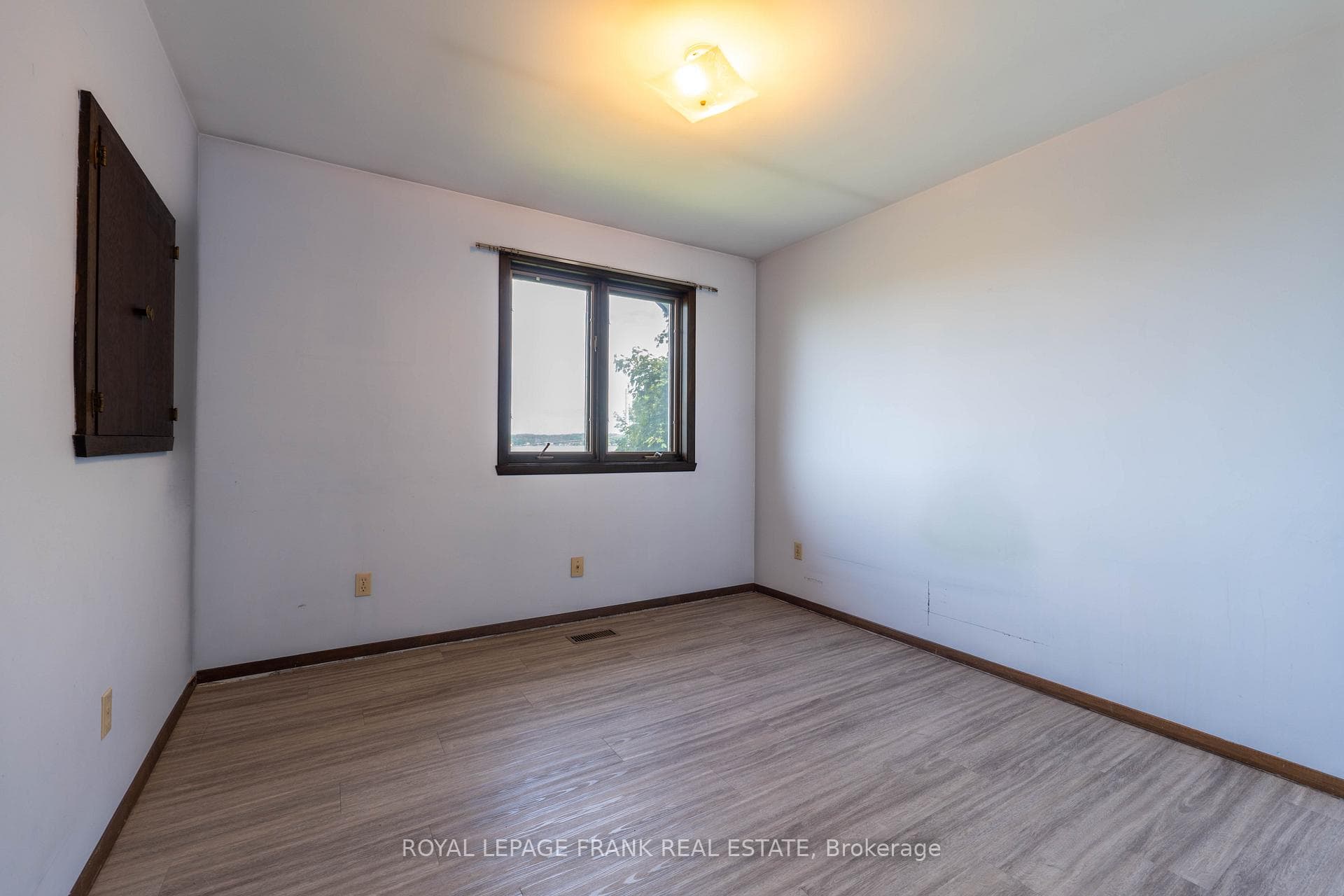 965 Nicholl's Boulevard photo 24