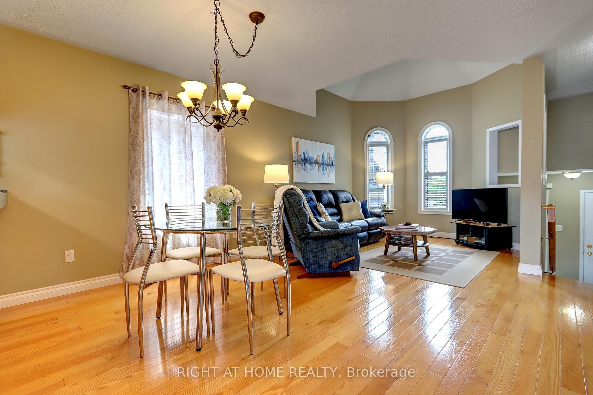 24 Huffmann Drive photo 12