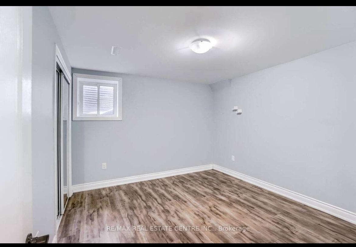 19 Atira Avenue Unit (Basement) photo 5