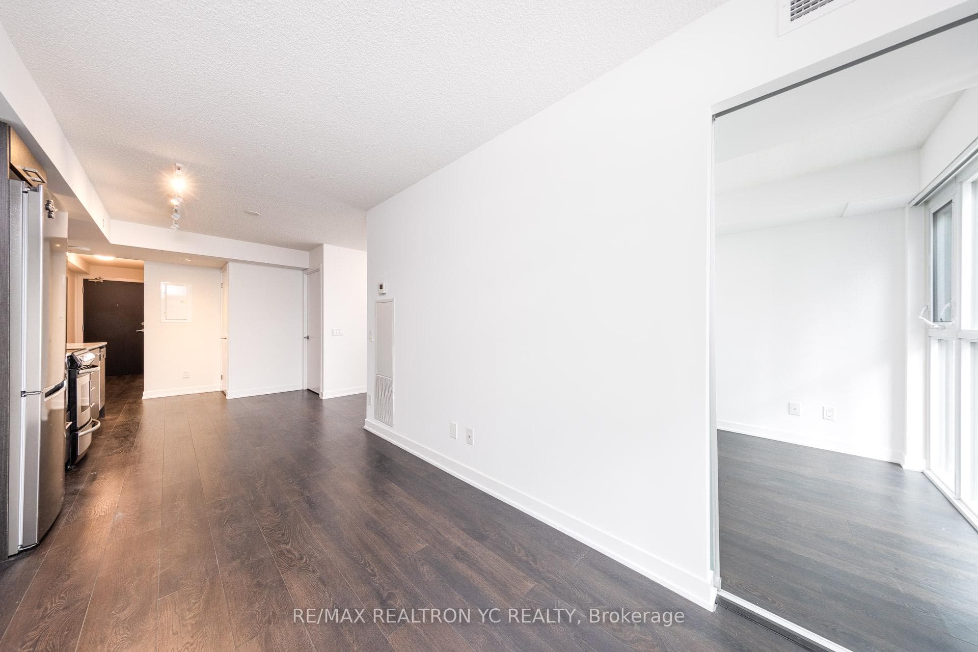 87 Peter Street Unit 719 photo 10