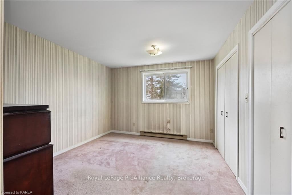 21 CRESCENT Drive photo 14