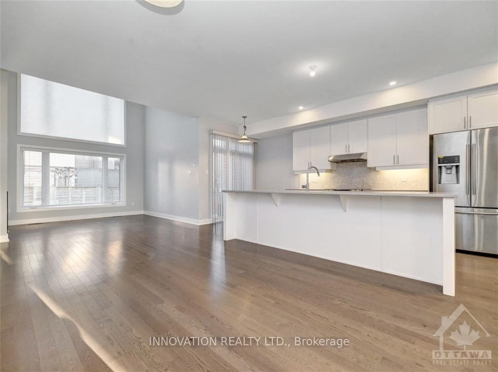 470 TRIDENT Mews photo 8