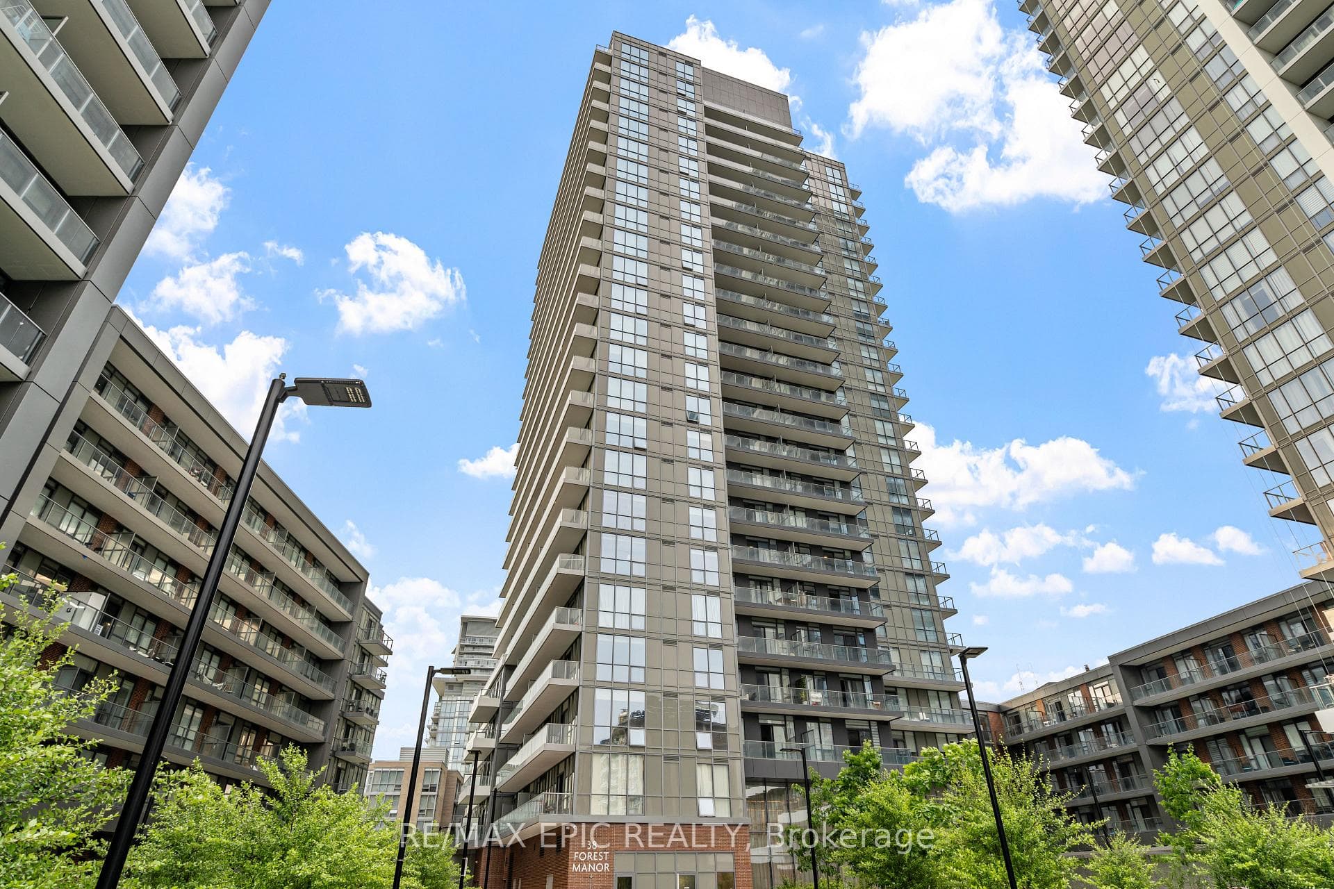38 Forest Manor Road Unit 705 photo 4