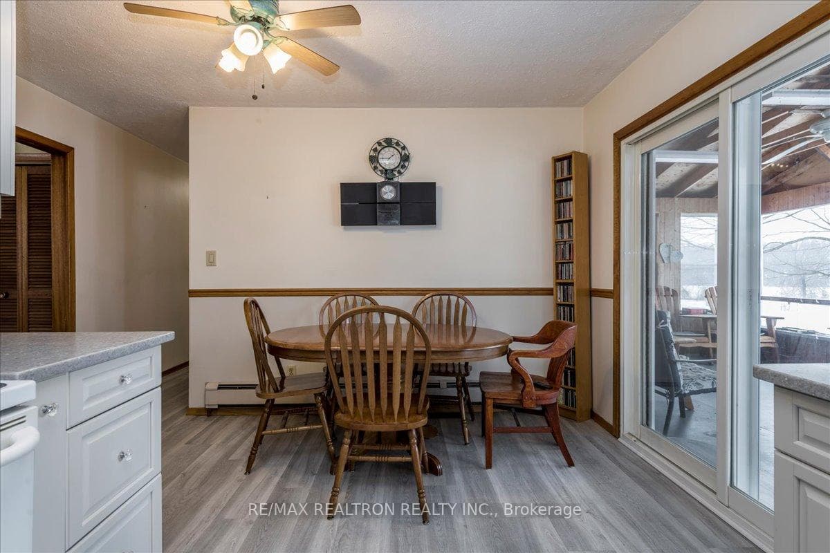 4533 Monck Road photo 8